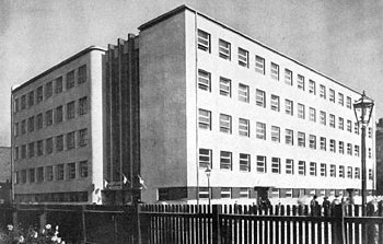 Modern iskola, ulica Stawki 20.